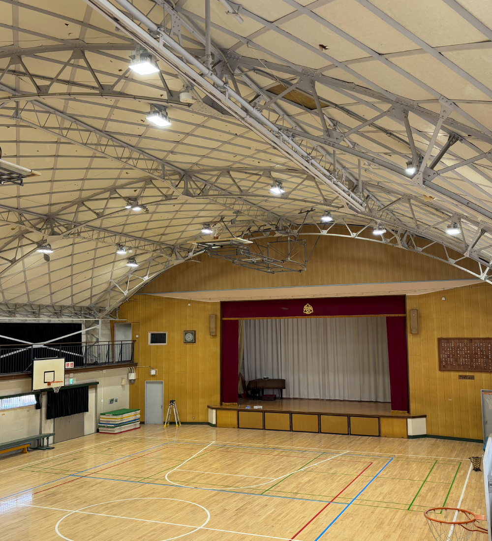 市立明浜小学校体育館電灯改修工事